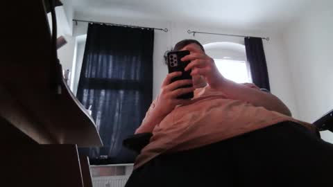 Fat Bernd online show from February 3, 3:50 pm