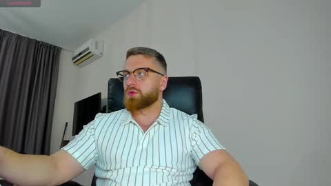 FindomGuyXXX online show from March 29, 3:23 pm