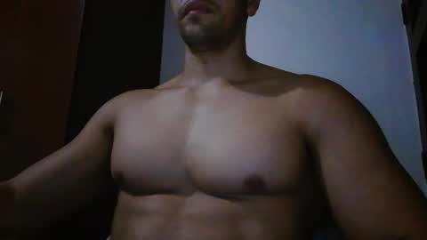 fitchestabs_69 online show from May 17, 9:33 pm