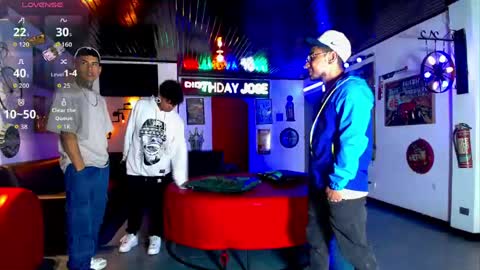 flyckers online show from April 16, 9:04 pm