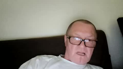 Wolfi online show from May 22, 9:03 am