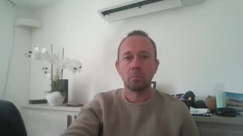 fredodu41 online show from May 16, 10:47 am