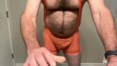 friskysimian1988 online show from May 18, 6:12 pm