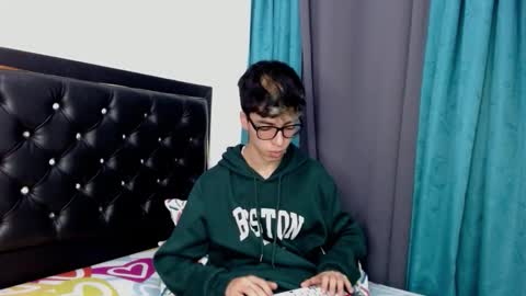 gabriel_x18 online show from March 2, 5:08 am