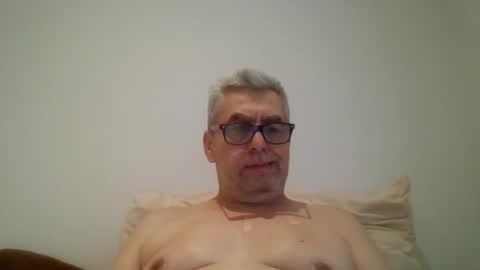 gigi1970 online show from December 15, 3:09 pm