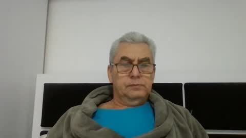 gigi1970 online show from November 30, 1:35 pm