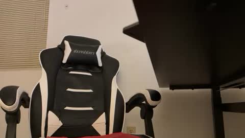 Gavin Norris online show from October 22, 3:10 am