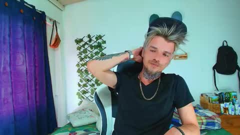 Goldy Loyal93 online show from March 5, 4:58 pm