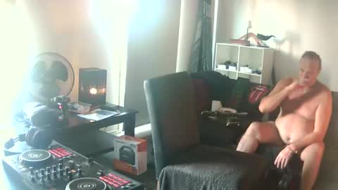 goldyguy011 online show from March 24, 6:18 am