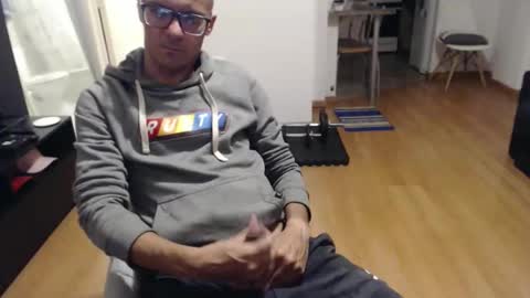 guachin_new online show from April 11, 4:19 am