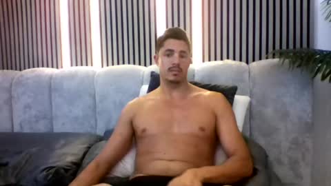 guerillatequilla online show from August 6, 9:15 am