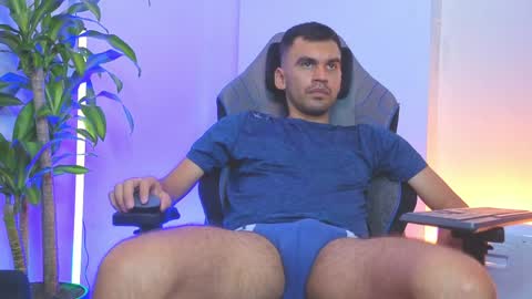 hamiltong12 online show from May 22, 2:49 am