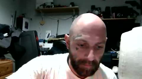 hardnhorny198 online show from April 1, 6:15 am