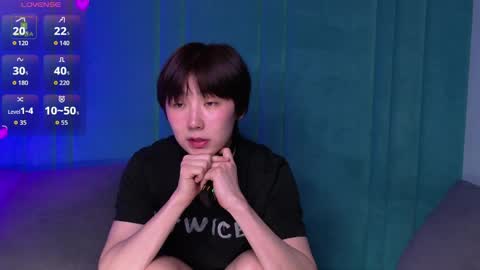 HEEJIN online show from March 22, 8:25 pm