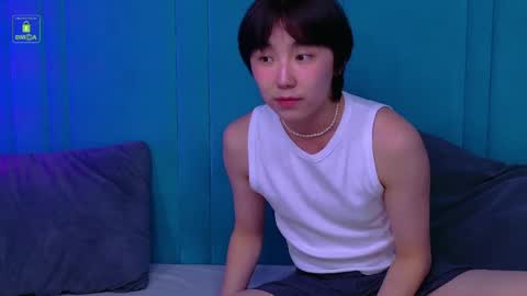 HEEJIN online show from April 7, 8:31 pm