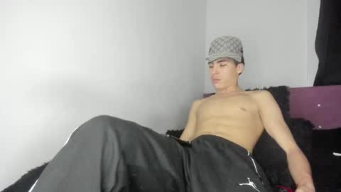 heellboy_ online show from May 14, 5:05 am