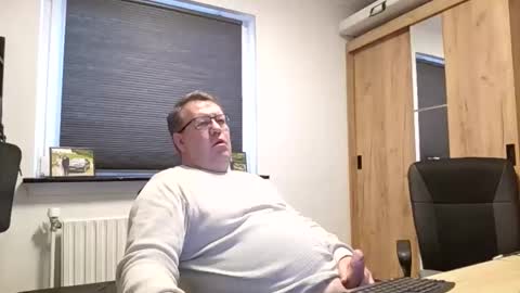 henrikrp1971 online show from February 9, 2:00 pm