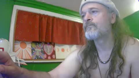 hippiedad333 online show from June 3, 2:24 am