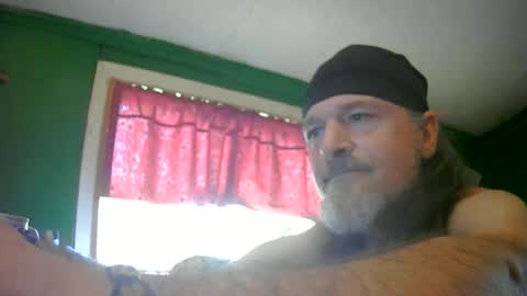 hippiedad333 online show from June 30, 7:59 pm