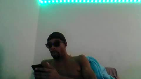 blackhoodcouple online show from January 7, 8:05 am