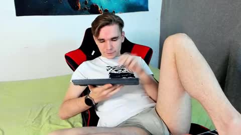 Max online show from February 2, 11:11 pm