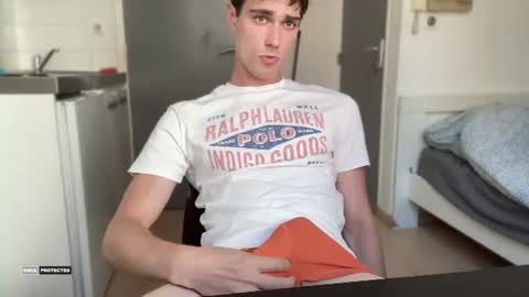 Travis online show from July 12, 8:38 am