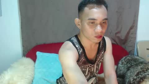 hotasianguyxxx online show from January 19, 11:34 am