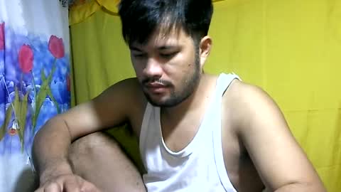 HottestPinoy32 online show from June 19, 8:35 pm