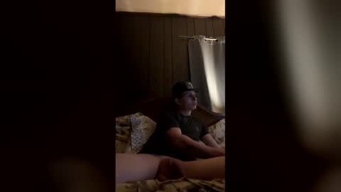 hungdaddyh2005 online show from January 8, 6:51 am