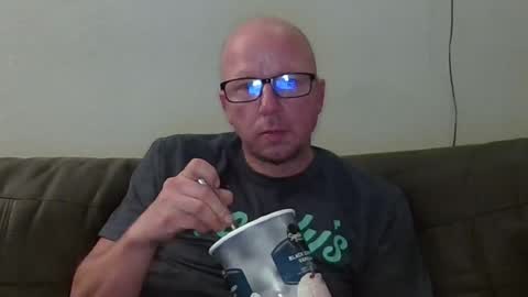 HuingsingleDad79 online show from July 30, 8:35 am