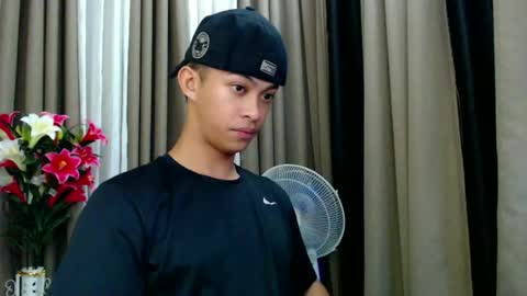 hunk_edward online show from July 6, 10:12 am