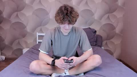 Ian Flor online show from March 10, 4:24 pm