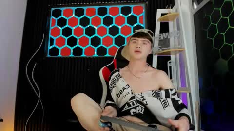 Ian  online show from March 26, 2:54 pm