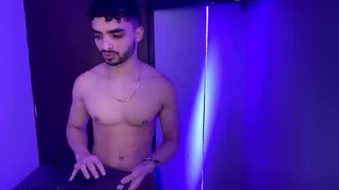 IAN VOSS online show from December 22, 4:59 pm