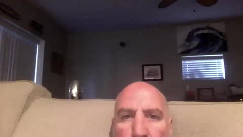 icumming online show from April 18, 11:00 am