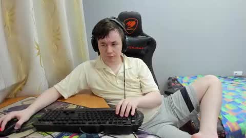 iliaskris online show from July 13, 10:00 pm
