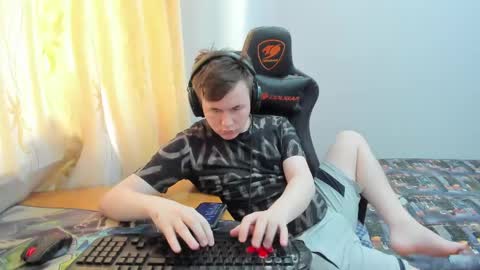 iliaskris online show from May 18, 4:07 am