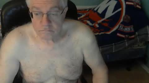 islesman22 online show from April 5, 10:34 am