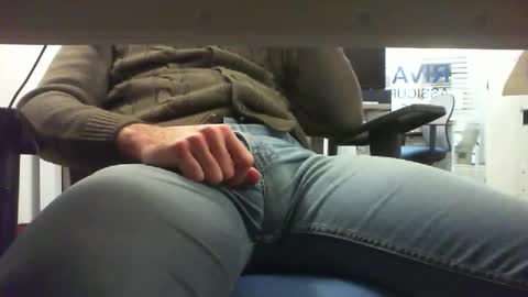 Alex online show from November 17, 6:11 pm