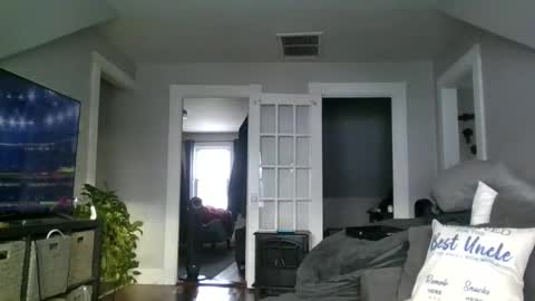 its me online show from February 9, 9:06 pm