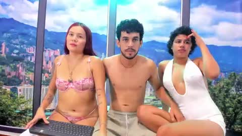 jackbunnyy online show from June 19, 2:33 pm