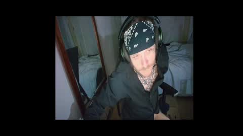 showingitoff online show from April 9, 6:19 am