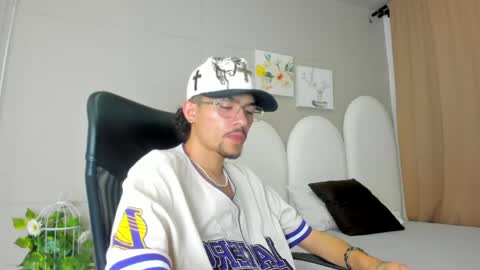 Jake  online show from May 25, 7:20 pm