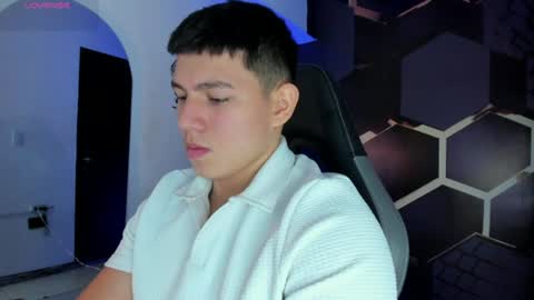 james_cr online show from June 10, 12:40 pm
