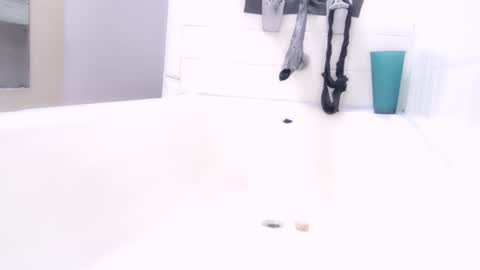 Bootyshows online show from July 8, 4:55 pm