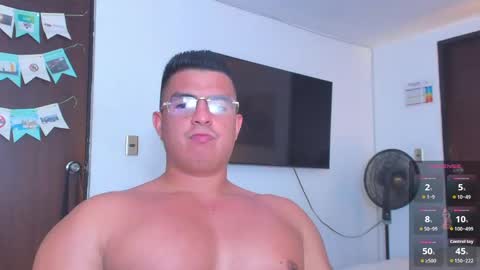 JBrooksXx online show from May 2, 3:09 am