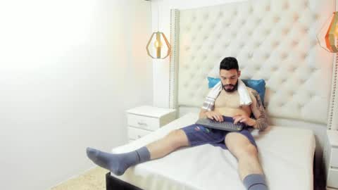 JEAN online show from April 14, 8:30 pm