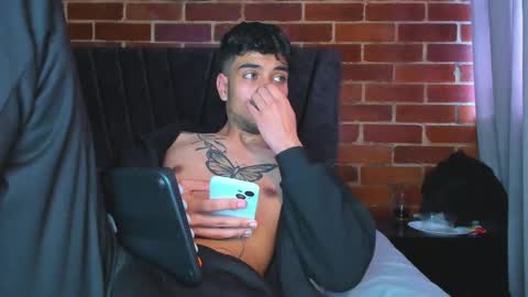 jei online show from November 23, 1:22 pm