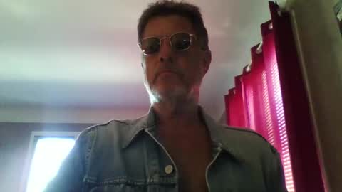 jerflor online show from May 15, 11:40 am