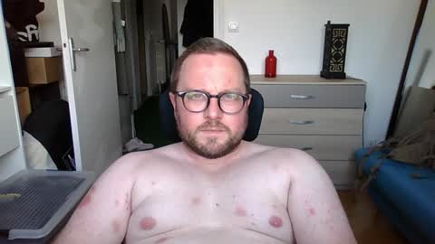 jeuneloup92 online show from July 9, 4:00 pm